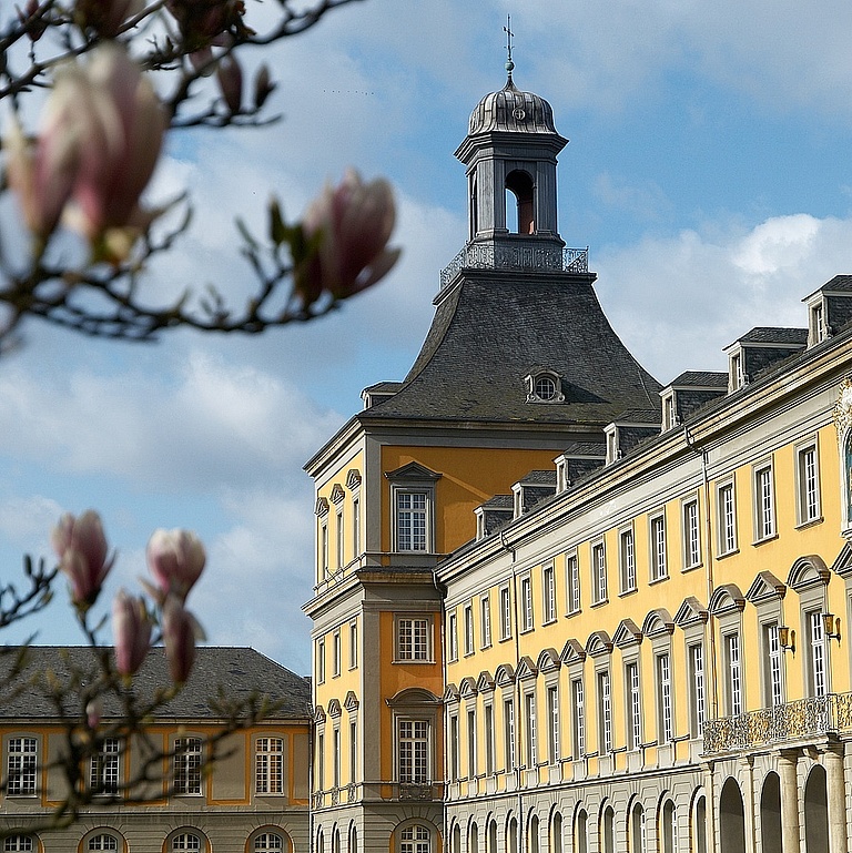 csm_Hauptgebaeude_12_e8fa7416a2.jpg 