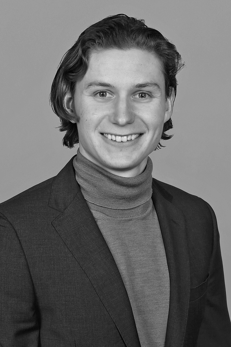 JakobKnapp_S_W.jpg